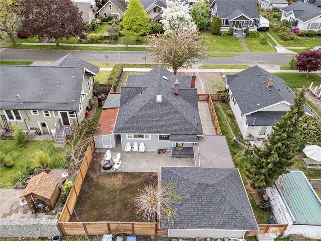809 Sumner Avenue, Sumner, WA 98390