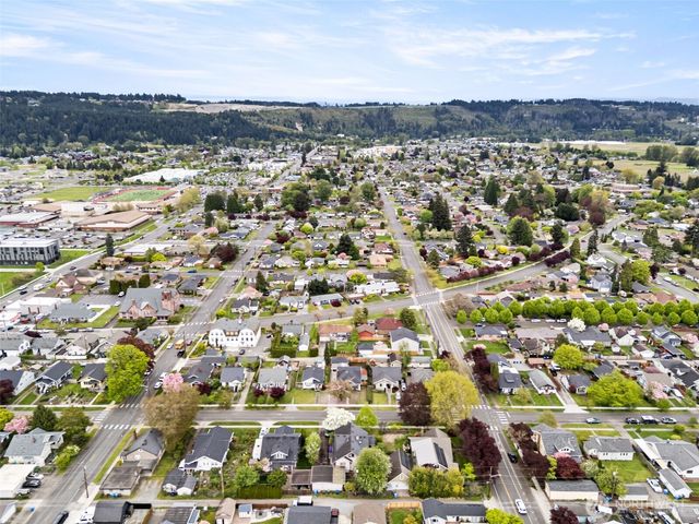 809 Sumner Avenue, Sumner, WA 98390