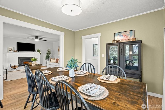 809 Sumner Avenue, Sumner, WA 98390