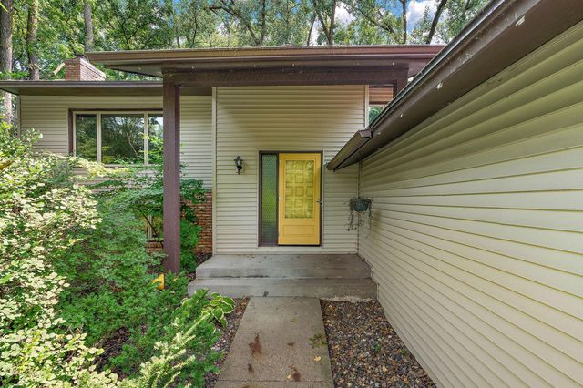 2101 Sheridan Hills Road, Minnetonka, MN 55391