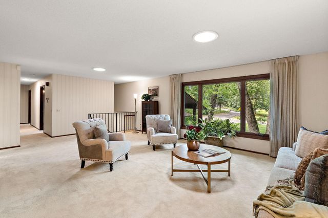 2101 Sheridan Hills Road, Minnetonka, MN 55391