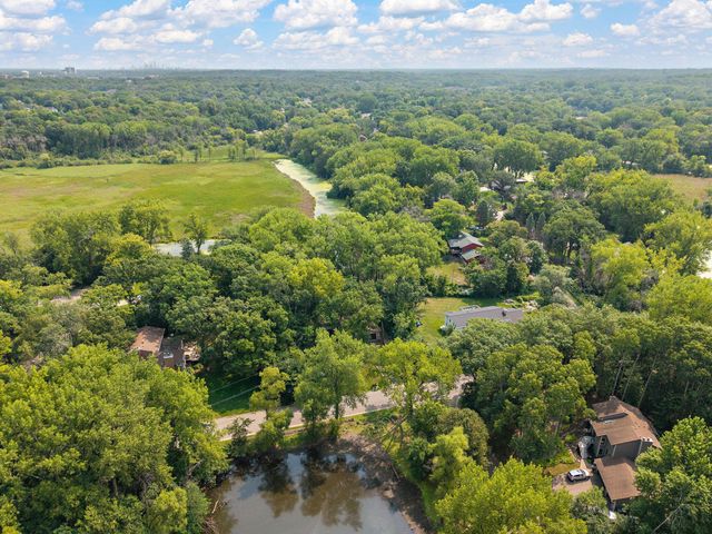 2101 Sheridan Hills Road, Minnetonka, MN 55391