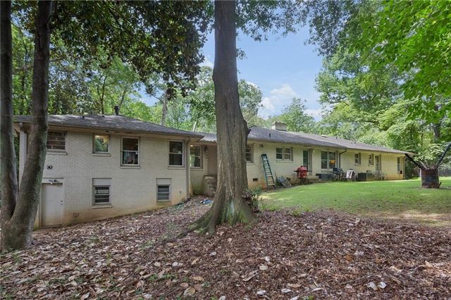1191 W Wesley Road NW, Atlanta, GA 30327
