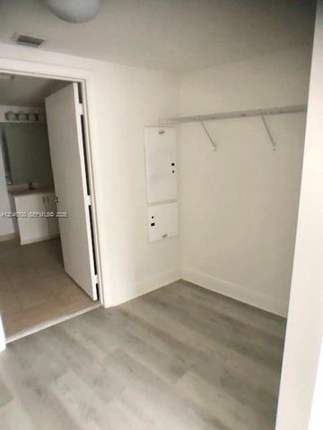 1750 N Bayshore Drive 5105, Miami, FL 33132