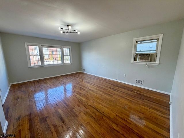 188 Fabyan Pl, Newark City, NJ 07112