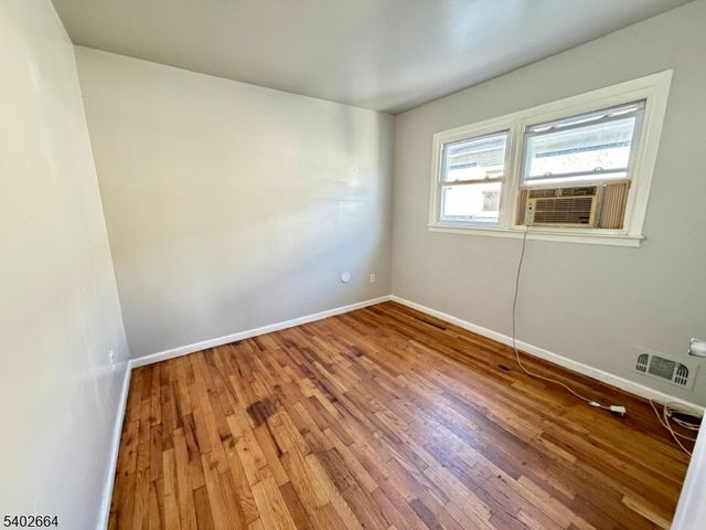 188 Fabyan Pl, Newark City, NJ 07112