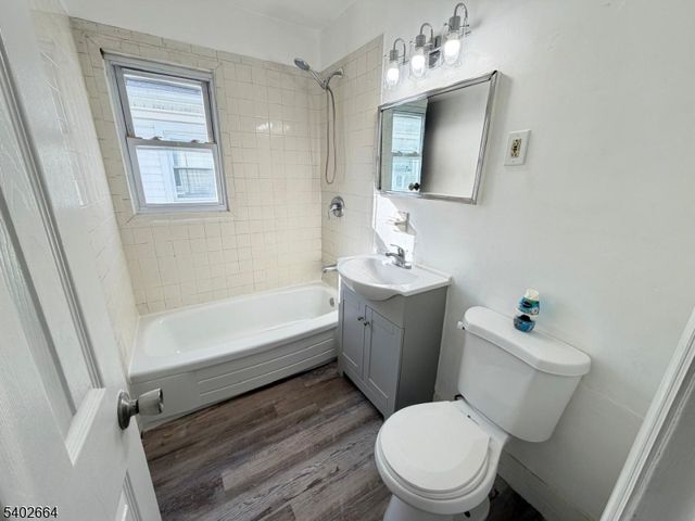 188 Fabyan Pl, Newark City, NJ 07112