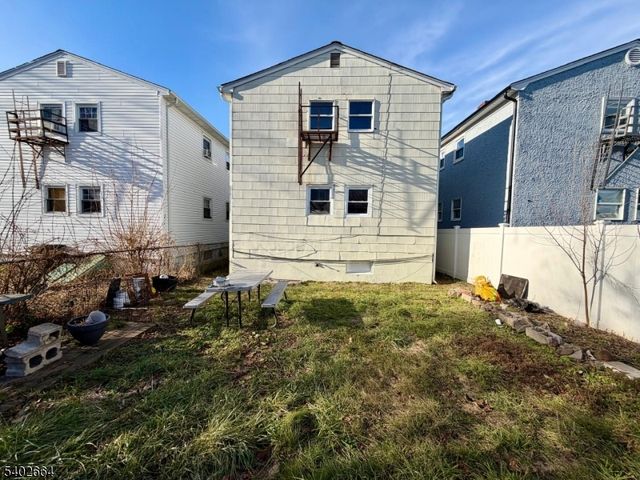 188 Fabyan Pl, Newark City, NJ 07112