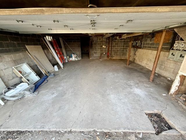 188 Fabyan Pl, Newark City, NJ 07112