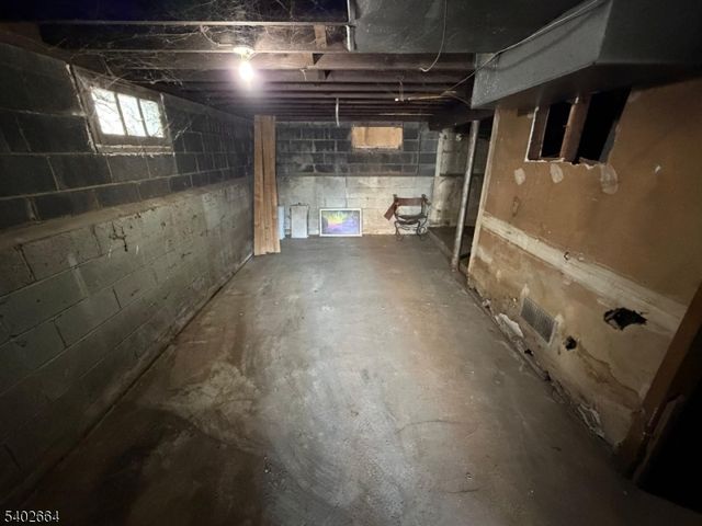 188 Fabyan Pl, Newark City, NJ 07112