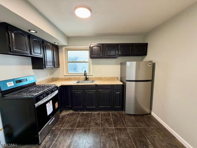 188 Fabyan Pl, Newark City, NJ 07112