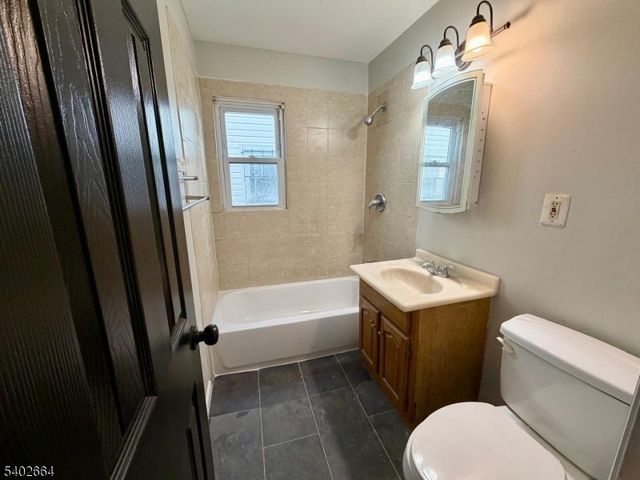 188 Fabyan Pl, Newark City, NJ 07112