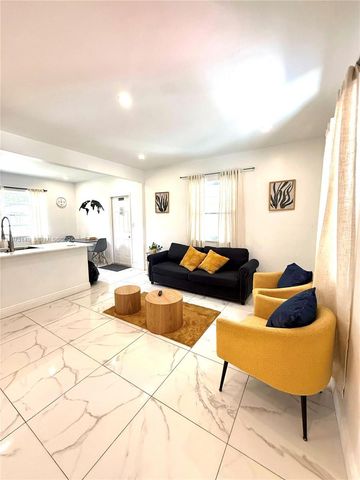 133 SW 22nd Ter, Fort Lauderdale, FL 33312