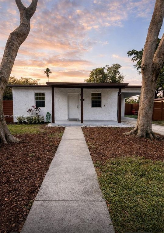 133 SW 22nd Ter, Fort Lauderdale, FL 33312