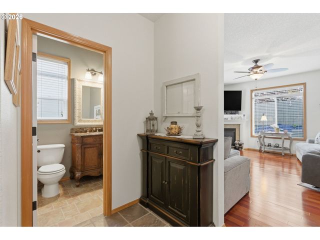 38791 SAWYER St, Sandy, OR 97055