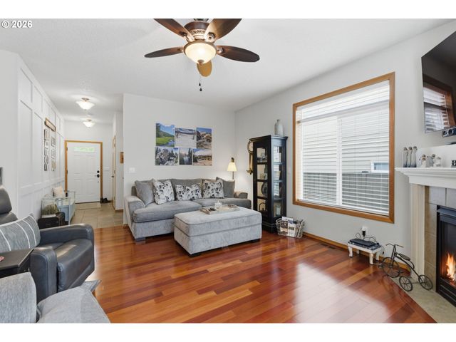 38791 SAWYER St, Sandy, OR 97055