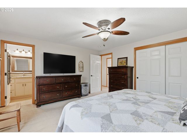 38791 SAWYER St, Sandy, OR 97055