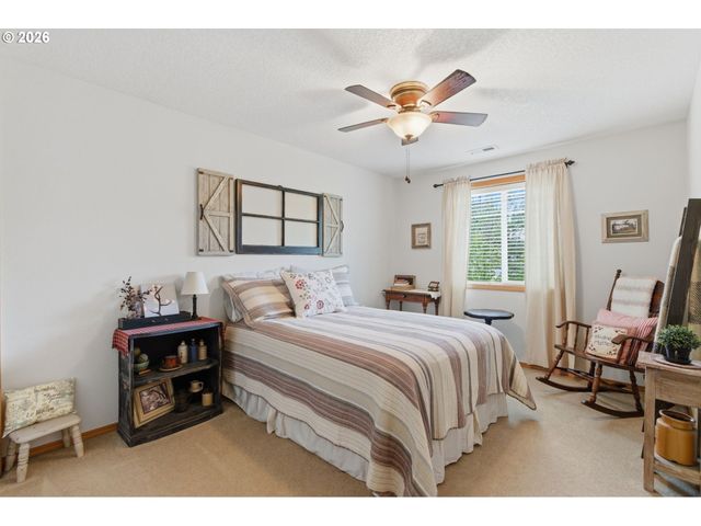 38791 SAWYER St, Sandy, OR 97055