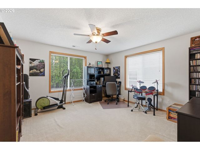 38791 SAWYER St, Sandy, OR 97055