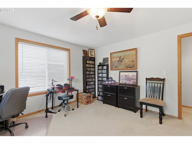 38791 SAWYER St, Sandy, OR 97055