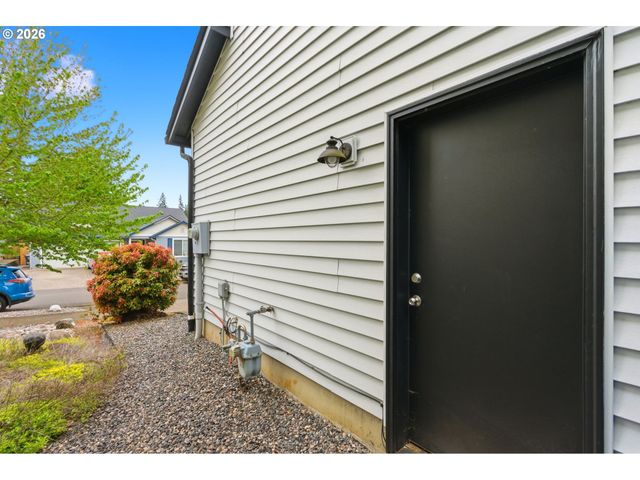 38791 SAWYER St, Sandy, OR 97055