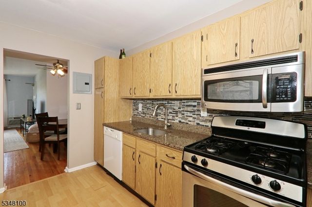 37 SANDRA CIRCLE, Westfield Town, NJ 07090