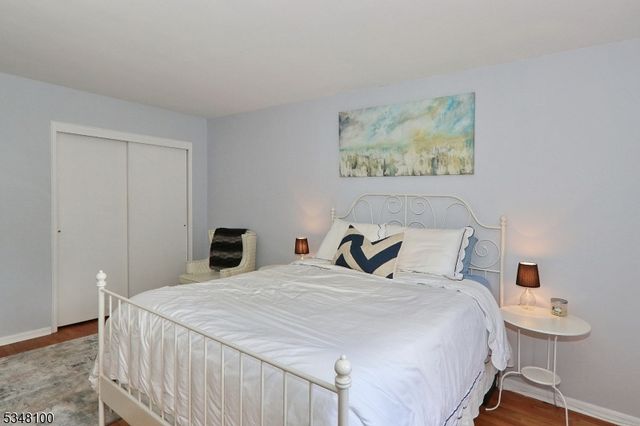 37 SANDRA CIRCLE, Westfield Town, NJ 07090