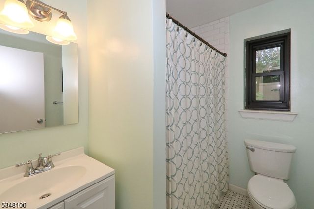 37 SANDRA CIRCLE, Westfield Town, NJ 07090