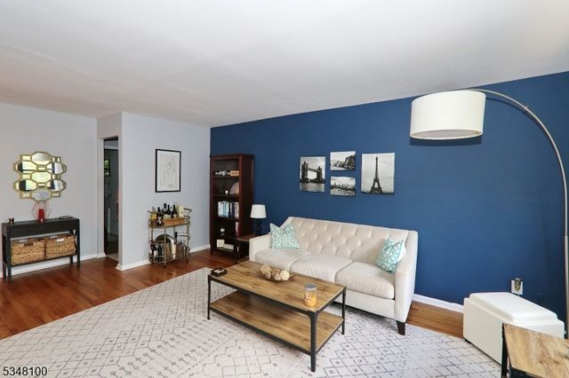 37 SANDRA CIRCLE, Westfield Town, NJ 07090