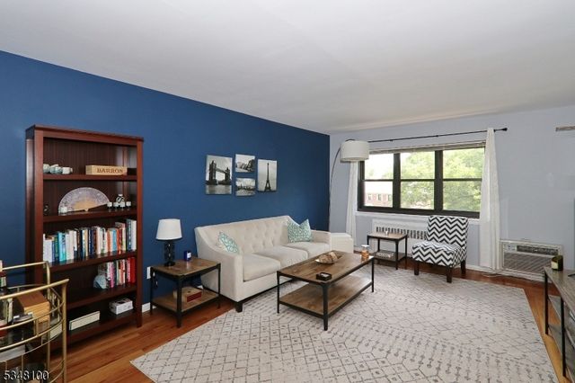 37 SANDRA CIRCLE, Westfield Town, NJ 07090