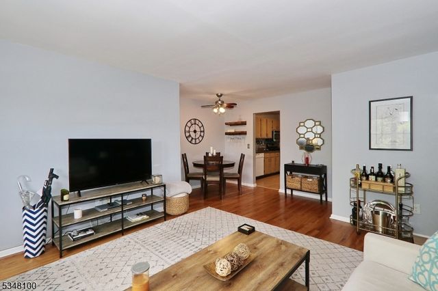 37 SANDRA CIRCLE, Westfield Town, NJ 07090