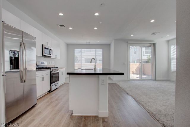 70 Harrison Rose Court, Las Vegas, NV 89110