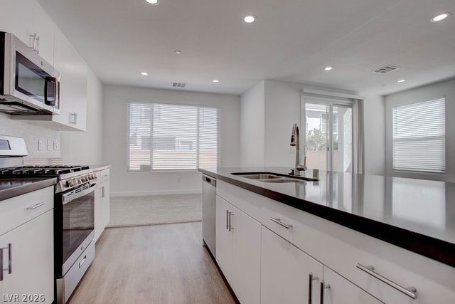 70 Harrison Rose Court, Las Vegas, NV 89110