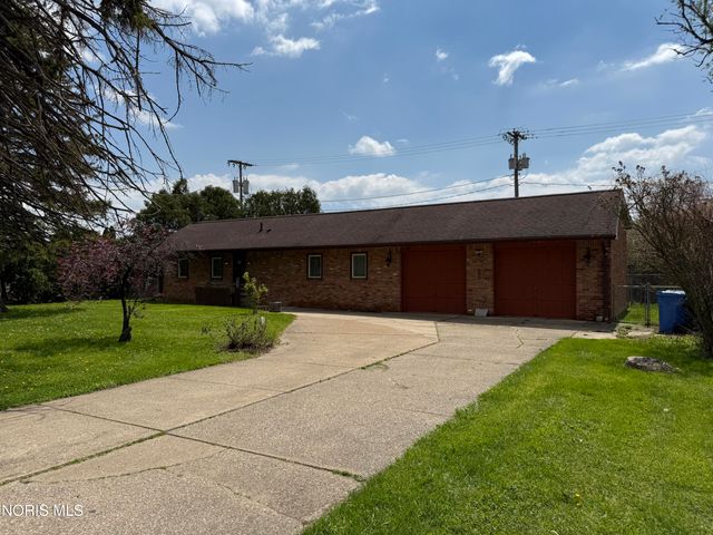 605 Custer Drive, Toledo, OH 43612