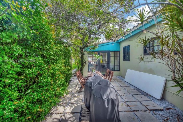 1224 NE 182nd St 1224, North Miami Beach, FL 33162