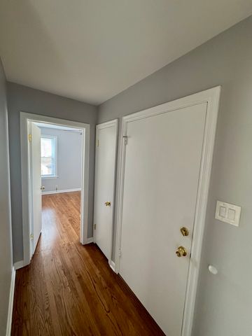 10324 Canterbury Street 1, Westchester, IL 60154