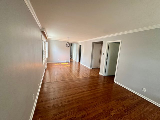 10324 Canterbury Street 1, Westchester, IL 60154