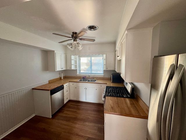 10324 Canterbury Street 1, Westchester, IL 60154