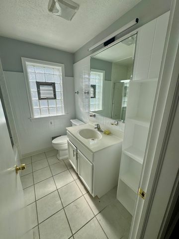 10324 Canterbury Street 1, Westchester, IL 60154