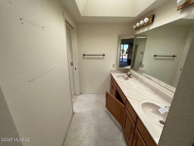 1820 W Camino Urbano, Green Valley, AZ 85622