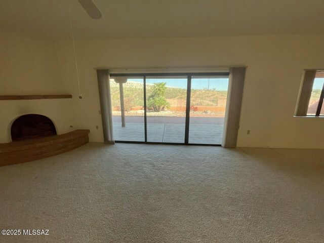 1820 W Camino Urbano, Green Valley, AZ 85622