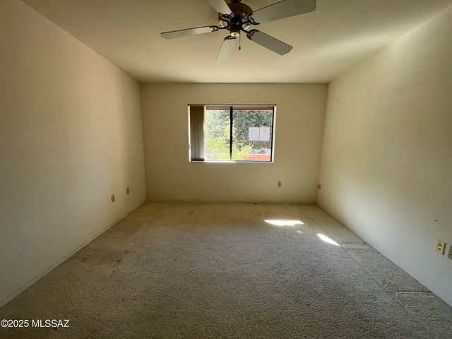 1820 W Camino Urbano, Green Valley, AZ 85622