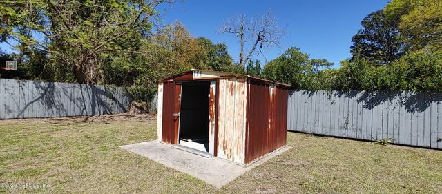 7905 PAUL JONES Drive, Jacksonville, FL 32208