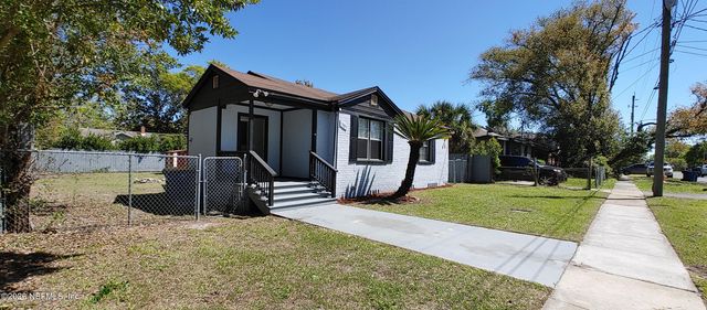 7905 PAUL JONES Drive, Jacksonville, FL 32208