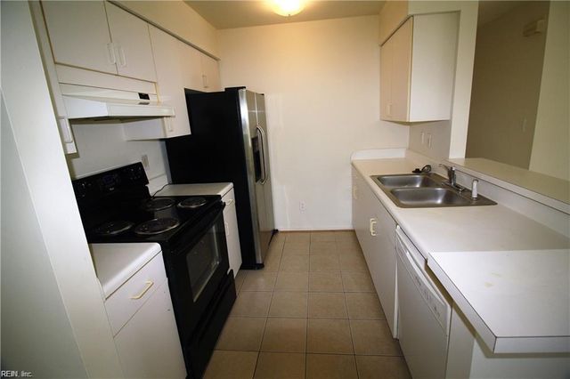 516 Rue Marseille, Chesapeake, VA 23320