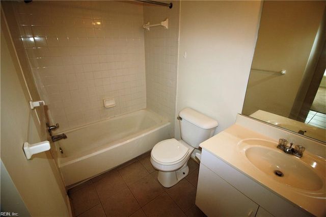 516 Rue Marseille, Chesapeake, VA 23320