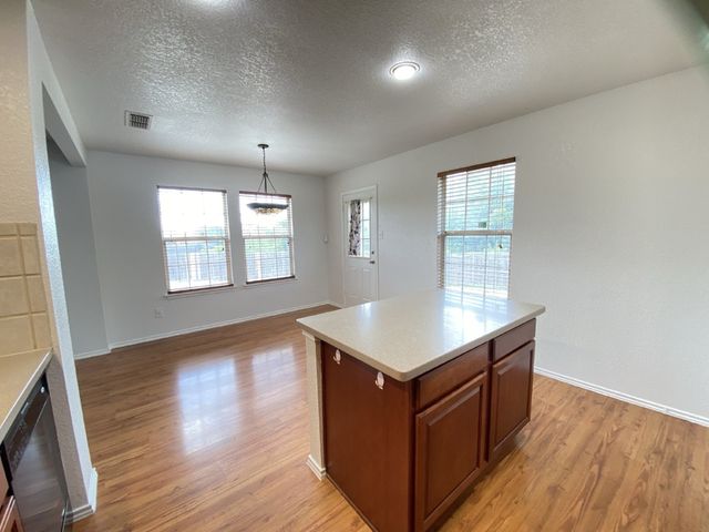 8016 Meadow View Trail, Fort Worth, TX 76120