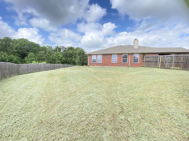 8016 Meadow View Trail, Fort Worth, TX 76120
