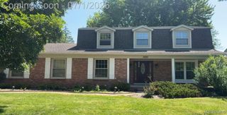 3874 Burkoff Drive, Troy, MI 48084