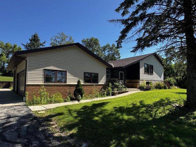 N56W25790 Richmond ROAD, Lisbon, WI 53089